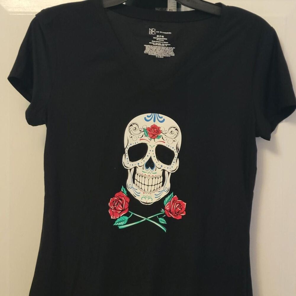 Sugar Skull & Roses Graphic T-Shirt 🌹💀